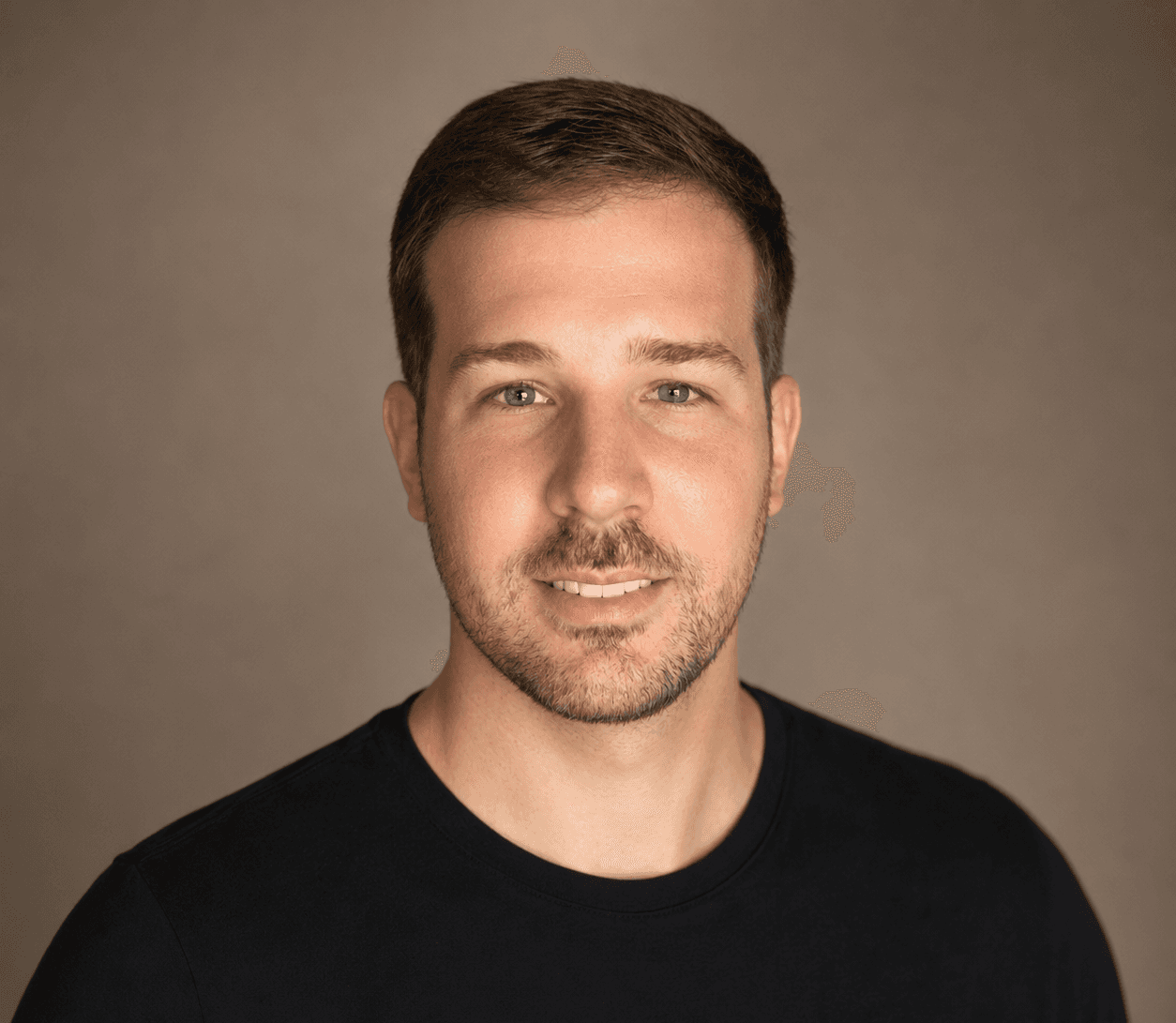 Aron Sarosi, freelance data and AI engineer